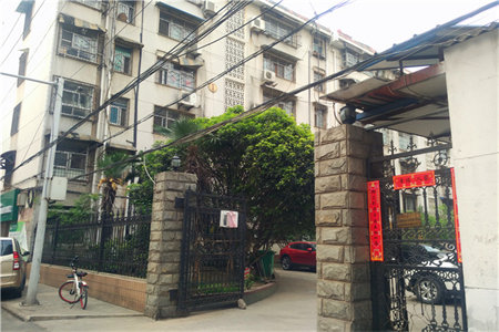 紧邻一实小明湖中学佛山小区全明户型简单装修送储藏室